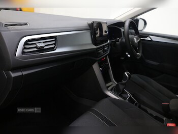 Used Volkswagen T-Roc 2024 for sale - 75929046: Photo