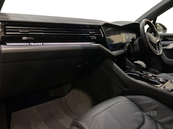 Used Volkswagen Touareg 2025 for sale - 77268346: Photo 2