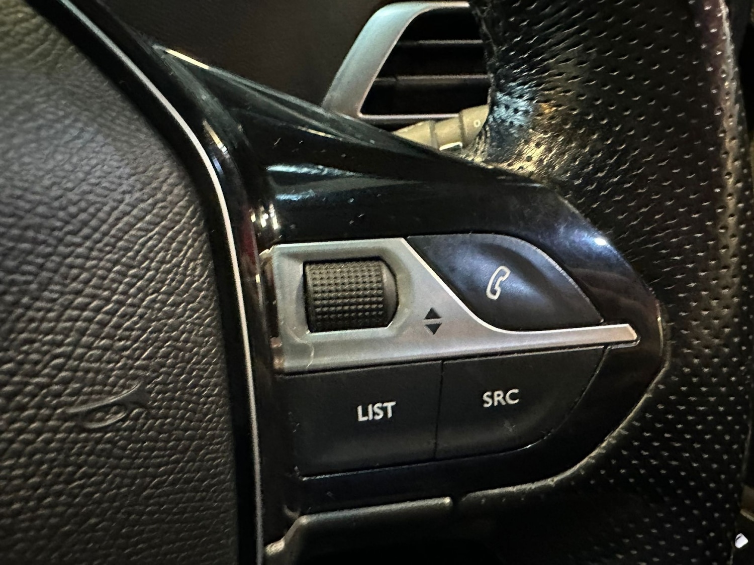 Used Peugeot 3008 2018 for sale - 77541401: Photo 35