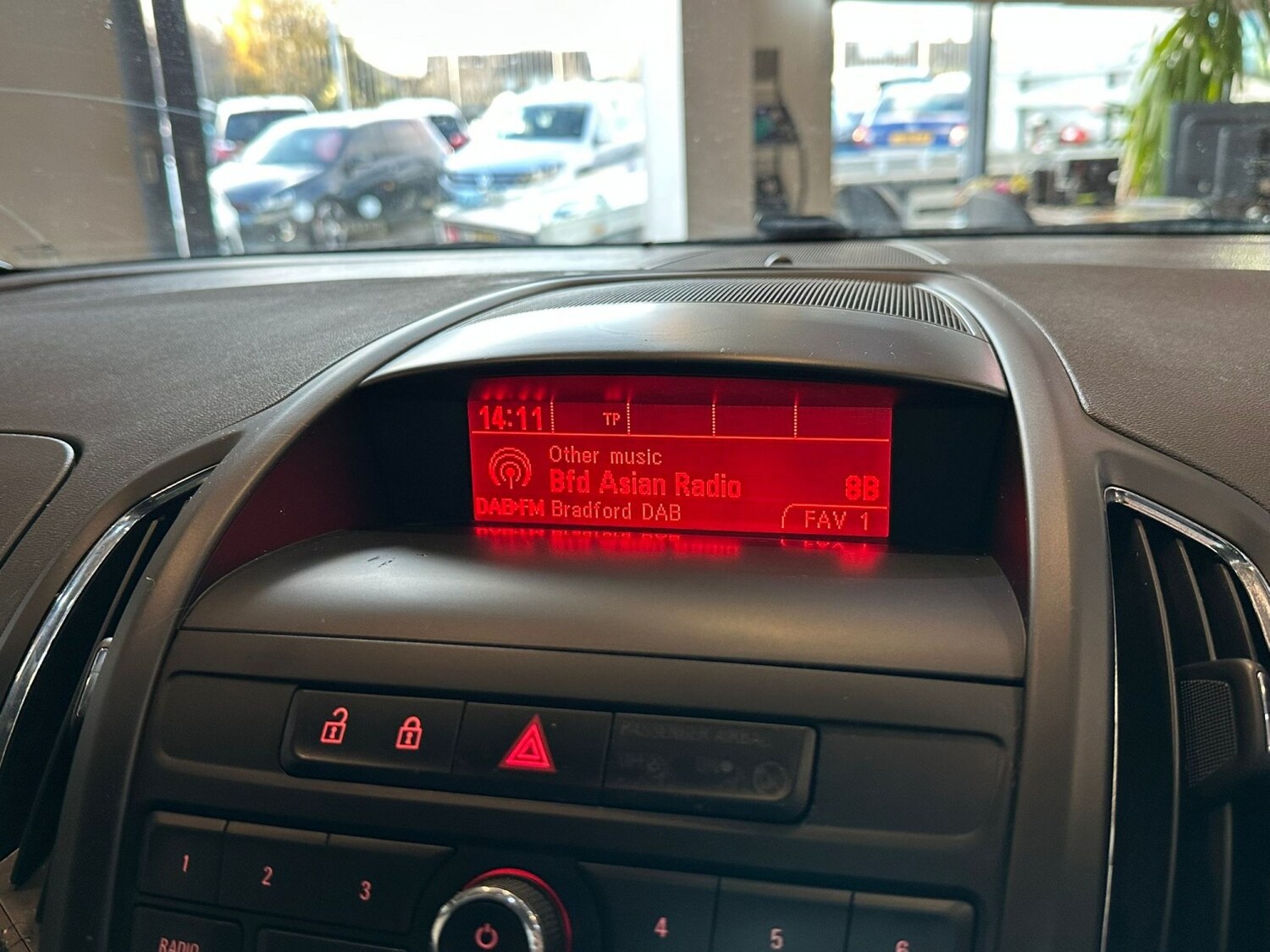 Used Vauxhall Zafira 2015 for sale - 77541397: Photo 20