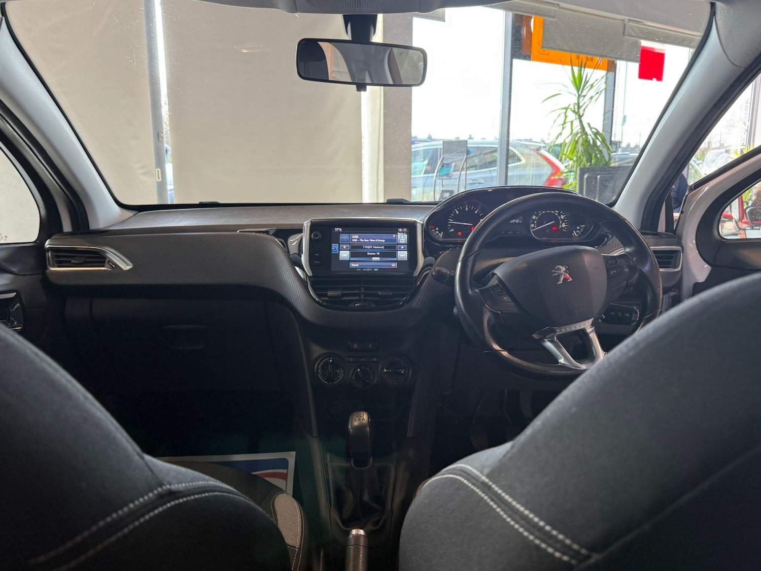 Used Peugeot 208 2016 for sale - 77668508: Photo 8