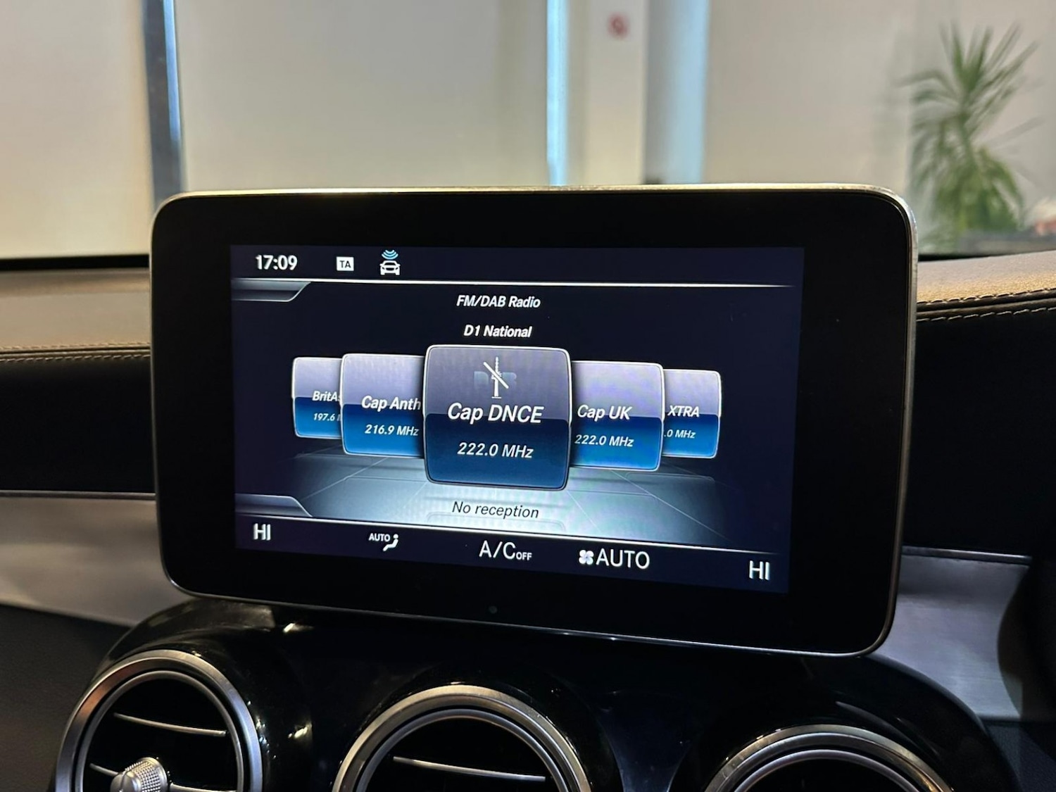 Used Mercedes-Benz GLC 2018 for sale - 77572870: Photo 39