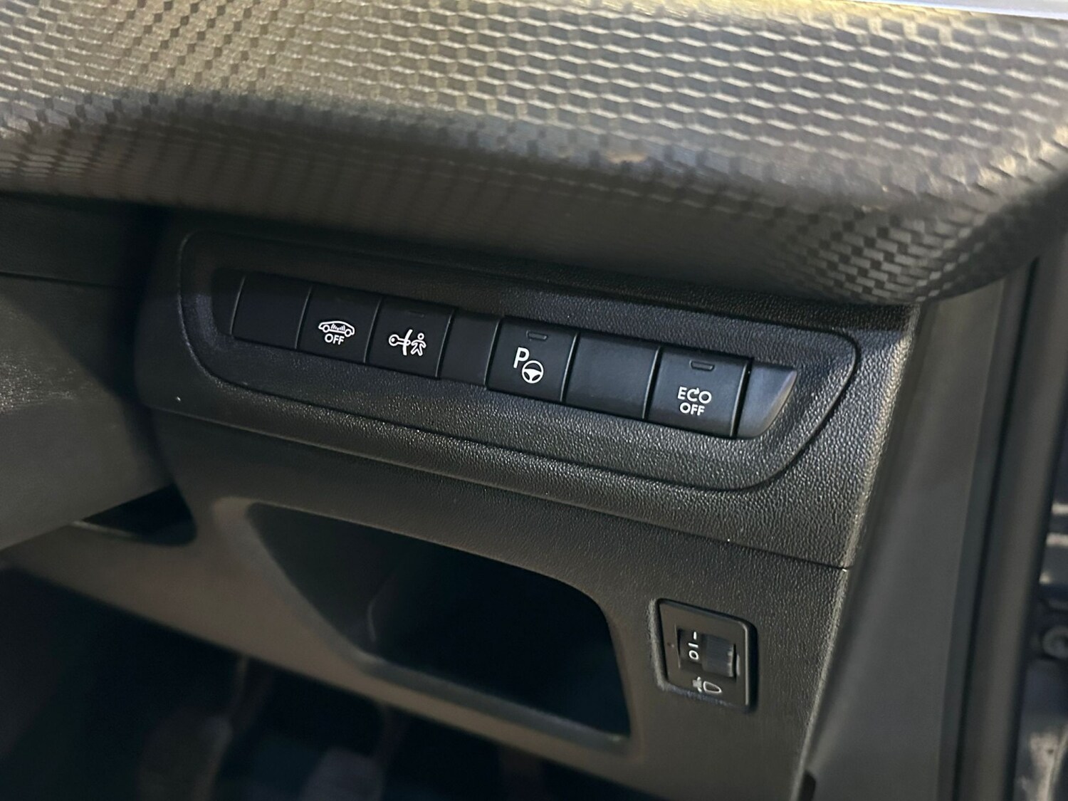 Used Peugeot 208 2018 for sale - 78182773: Photo 18