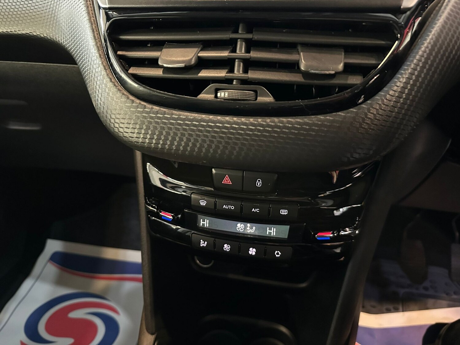 Used Peugeot 208 2018 for sale - 78182773: Photo 28