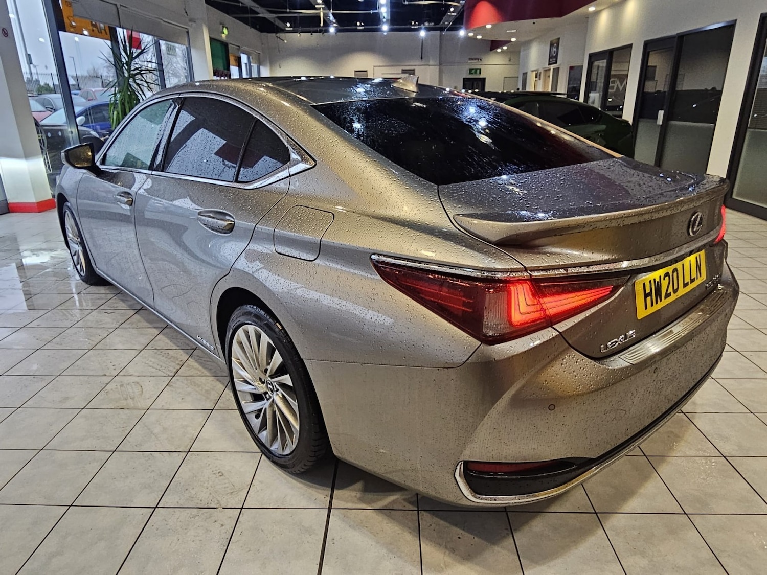 Used Lexus ES 2020 for sale - 77567468: Photo 2