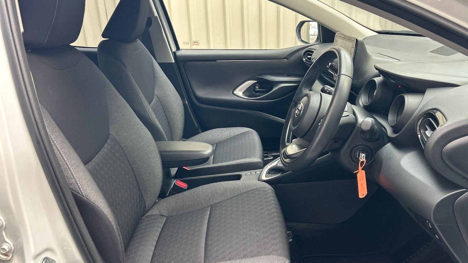 Used Toyota Yaris 2023 for sale - 76549394: Photo 17