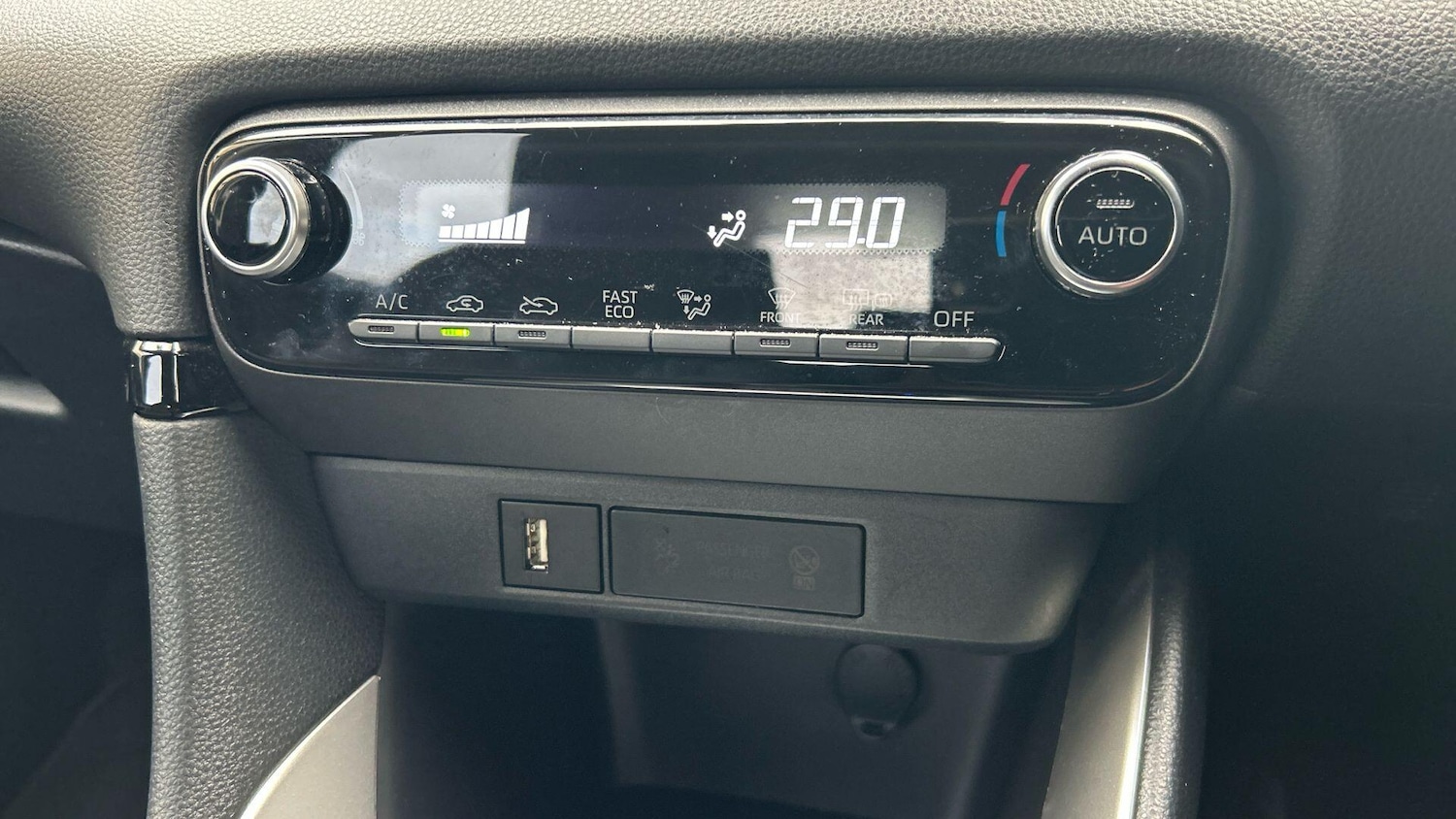 Used Toyota Yaris 2023 for sale - 76549394: Photo 31