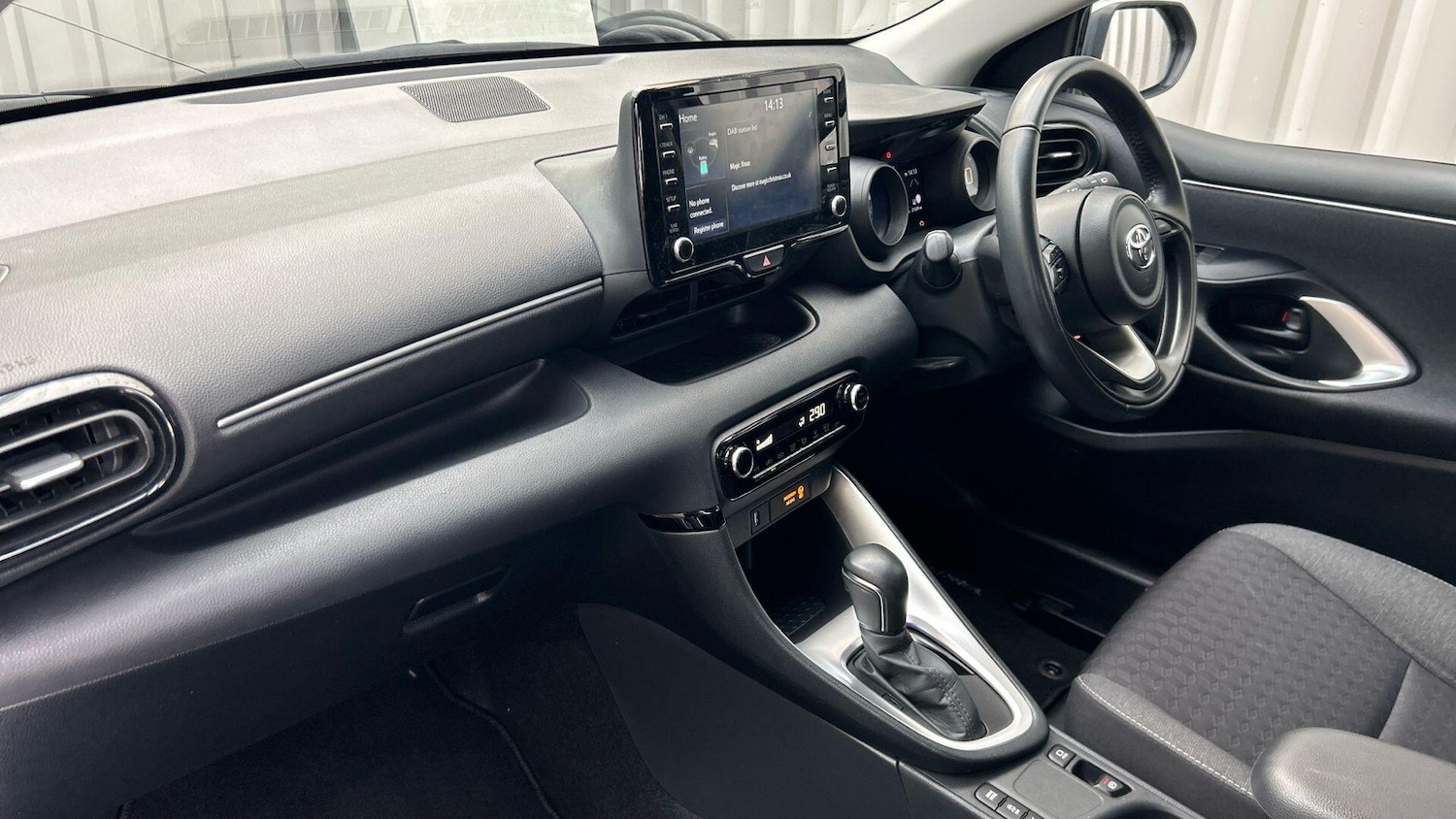 Used Toyota Yaris 2023 for sale - 76549394: Photo 41