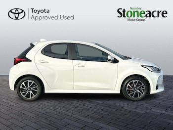 Used Toyota Yaris 2023 for sale - 76549394: Photo
