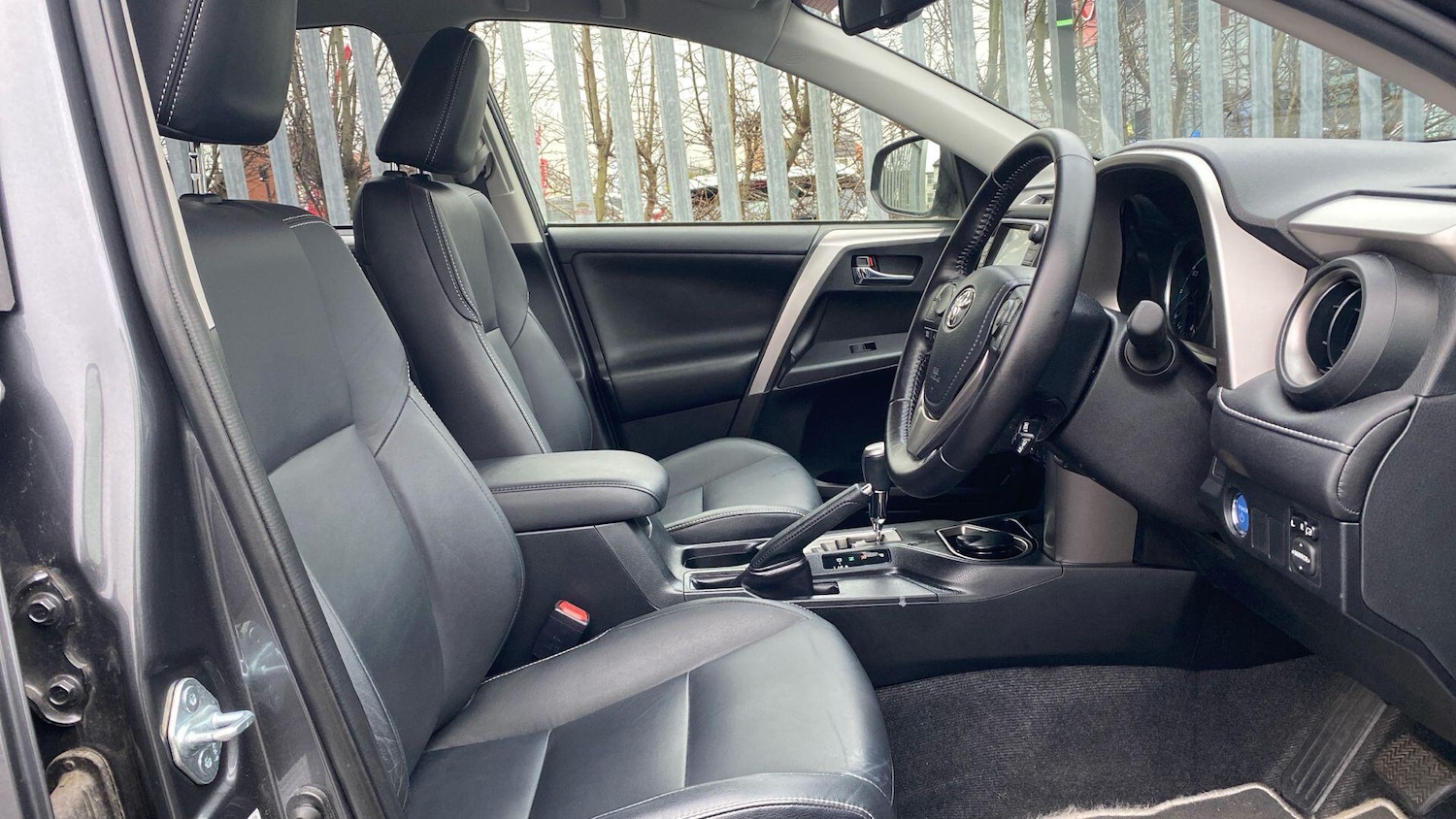 Used Toyota RAV4 for sale - 77343901: Photo 14