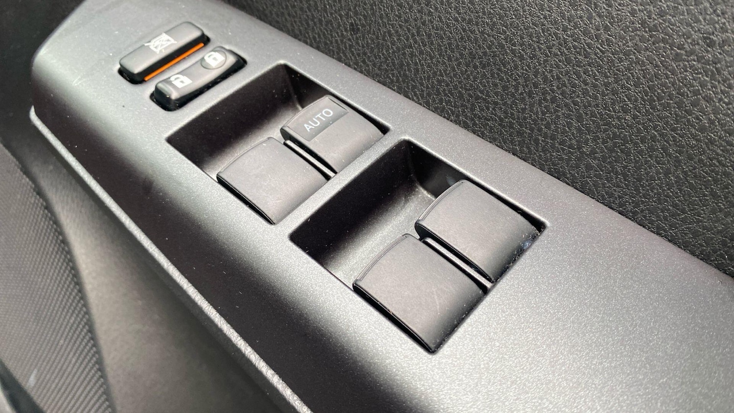 Used Toyota RAV4 for sale - 77343901: Photo 38