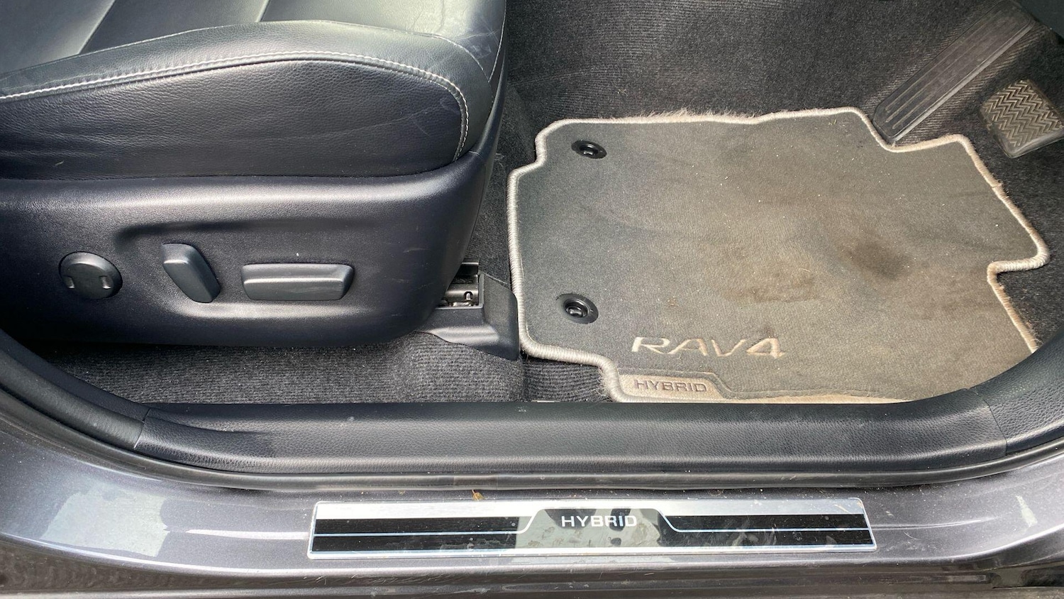 Used Toyota RAV4 for sale - 77343901: Photo 40