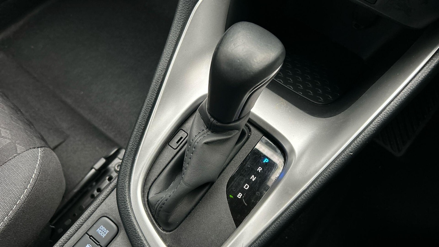 Used Toyota Yaris 2023 for sale - 77524717: Photo 31