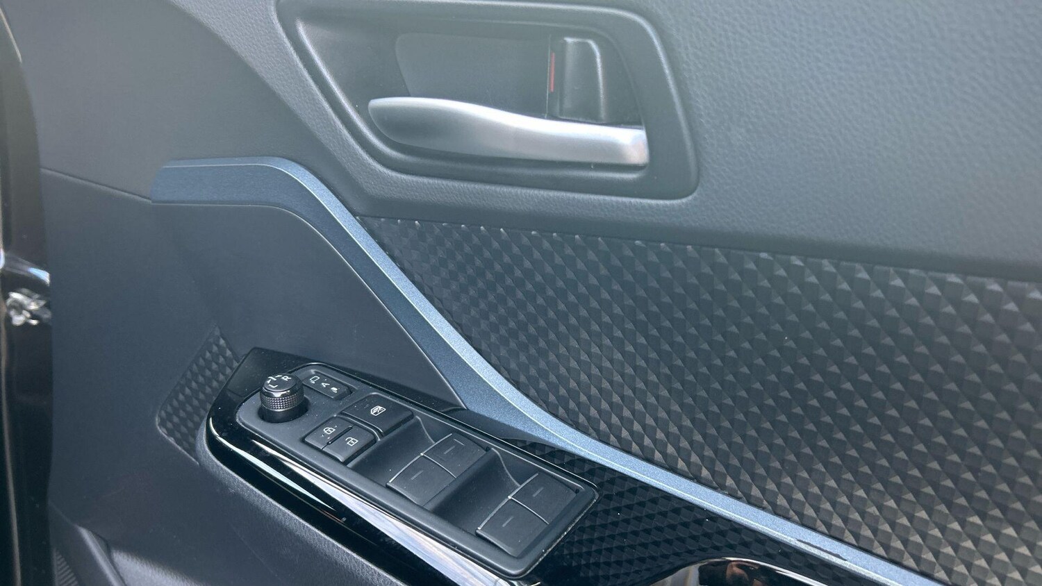 Used Toyota C-HR 2020 for sale - 78019112: Photo 39