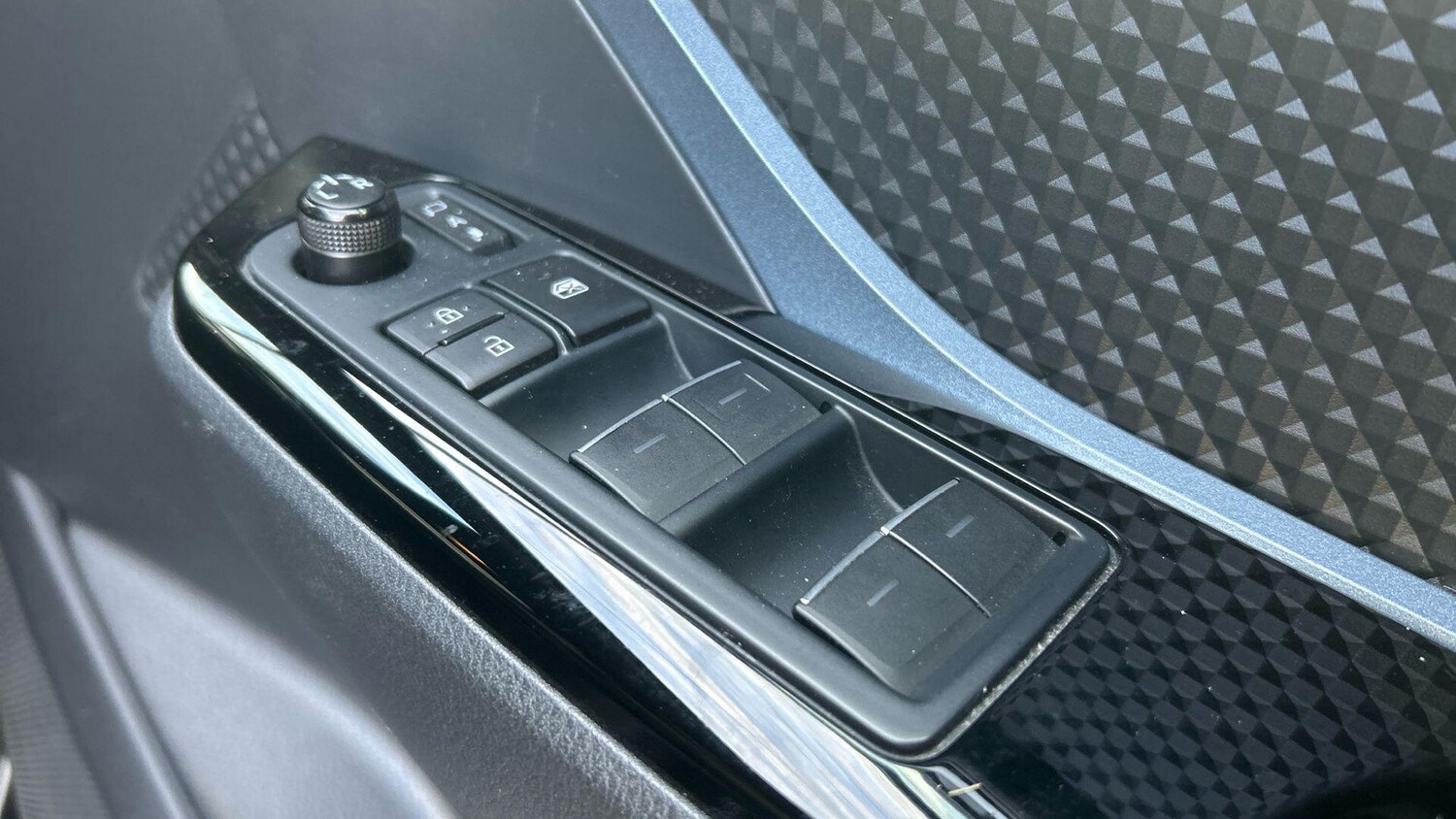 Used Toyota C-HR 2020 for sale - 78019112: Photo 40