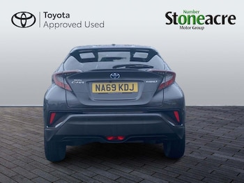 Used Toyota C-HR 2019 for sale - 79062082: Photo