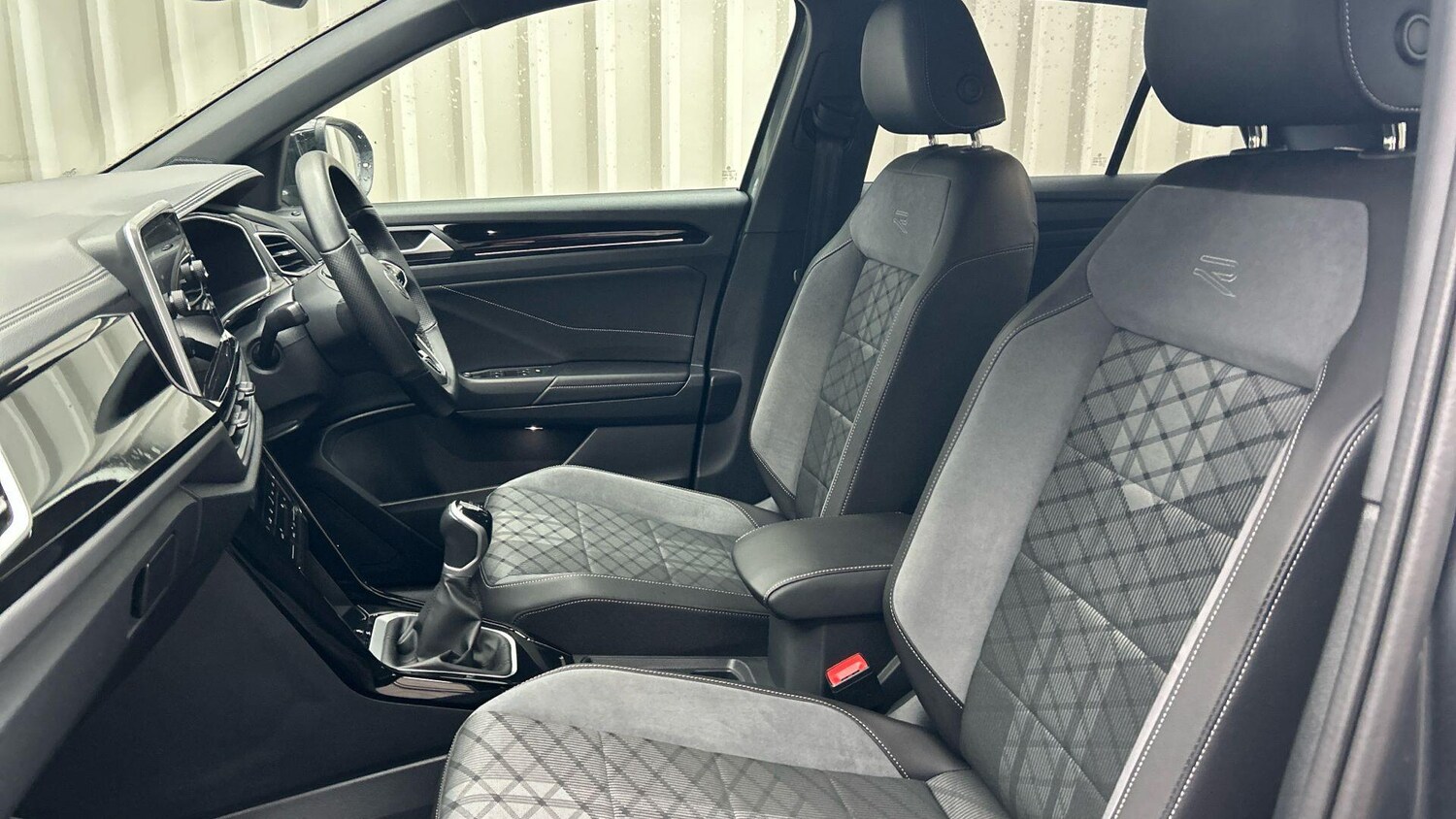 Used Volkswagen T-Roc 2023 for sale - 77574511: Photo 14