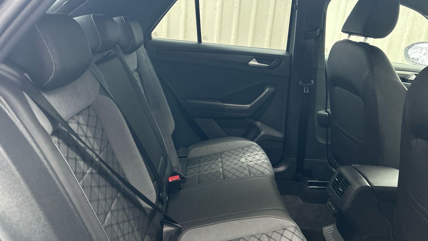 Used Volkswagen T-Roc 2023 for sale - 77574511: Photo 16