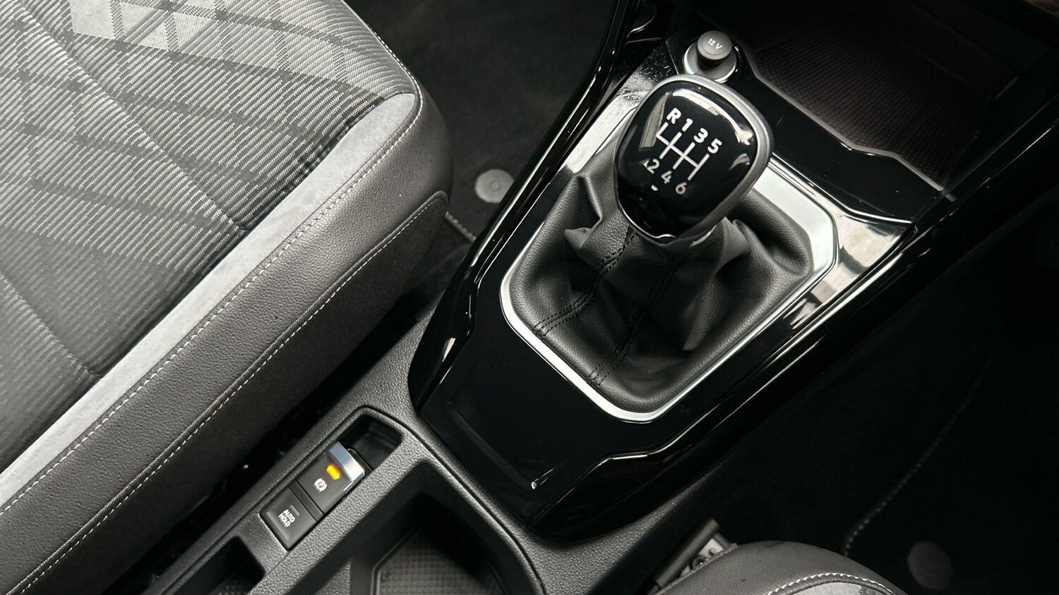 Used Volkswagen T-Roc 2023 for sale - 77574511: Photo 32