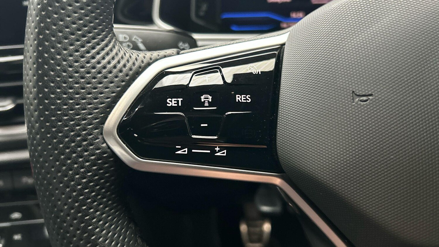 Used Volkswagen T-Roc 2023 for sale - 77574511: Photo 35