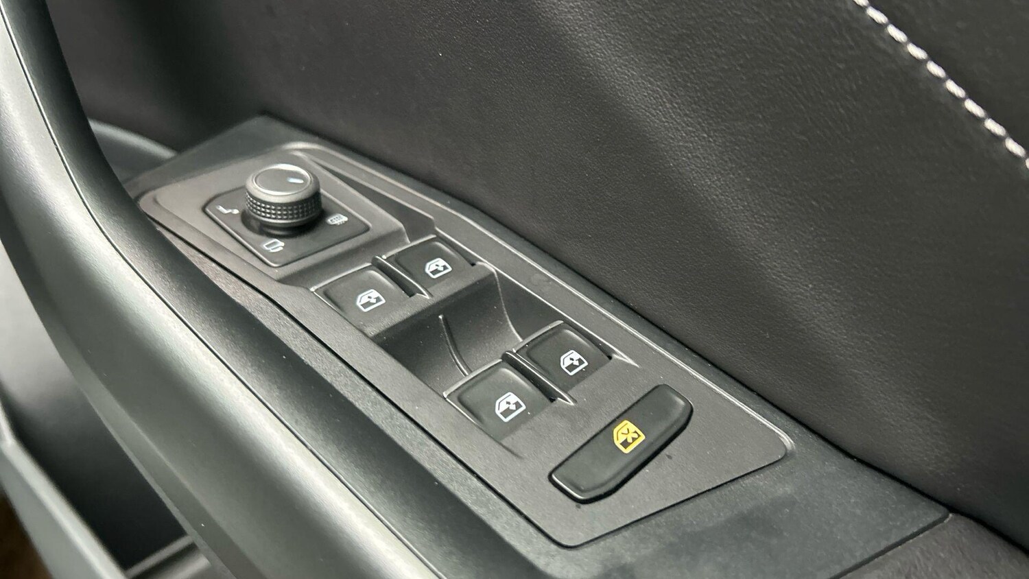 Used Volkswagen T-Roc 2023 for sale - 77574511: Photo 37