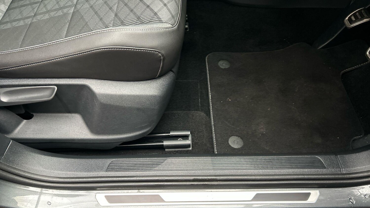 Used Volkswagen T-Roc 2023 for sale - 77574511: Photo 39