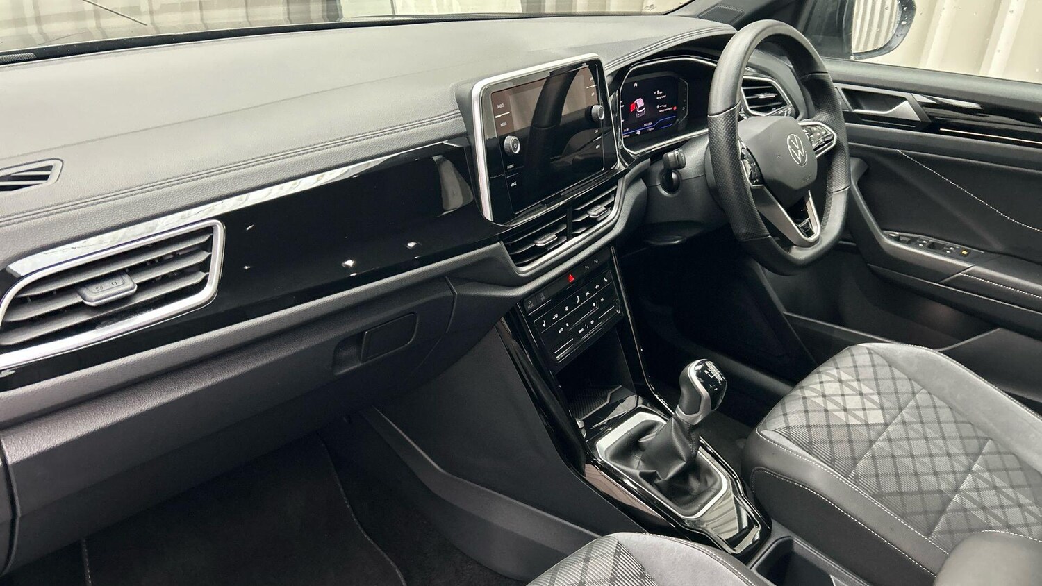 Used Volkswagen T-Roc 2023 for sale - 77574511: Photo 40