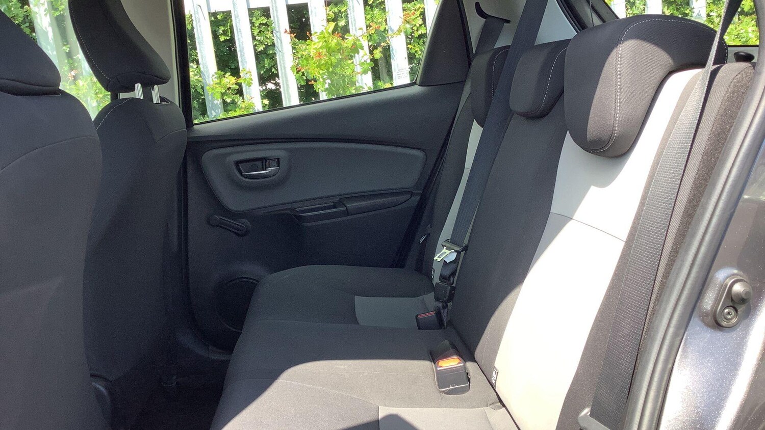 Used Toyota Yaris 2018 for sale - 77497534: Photo 16