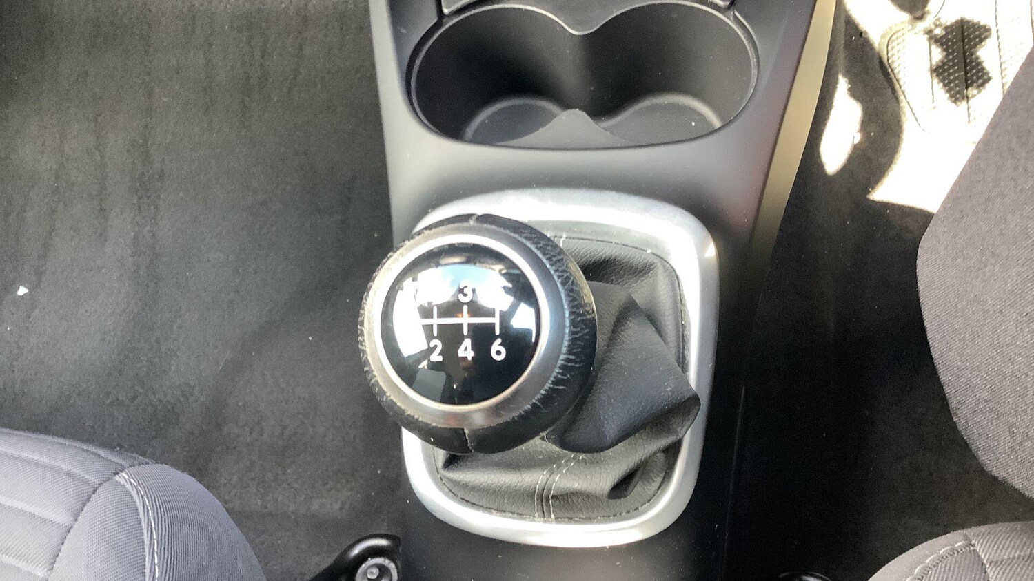 Used Toyota Yaris 2018 for sale - 77497534: Photo 27