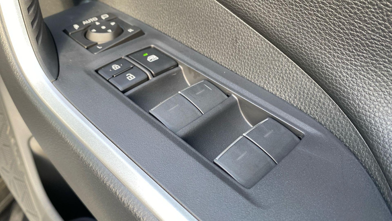 Used Toyota RAV4 for sale - 77016086: Photo 34