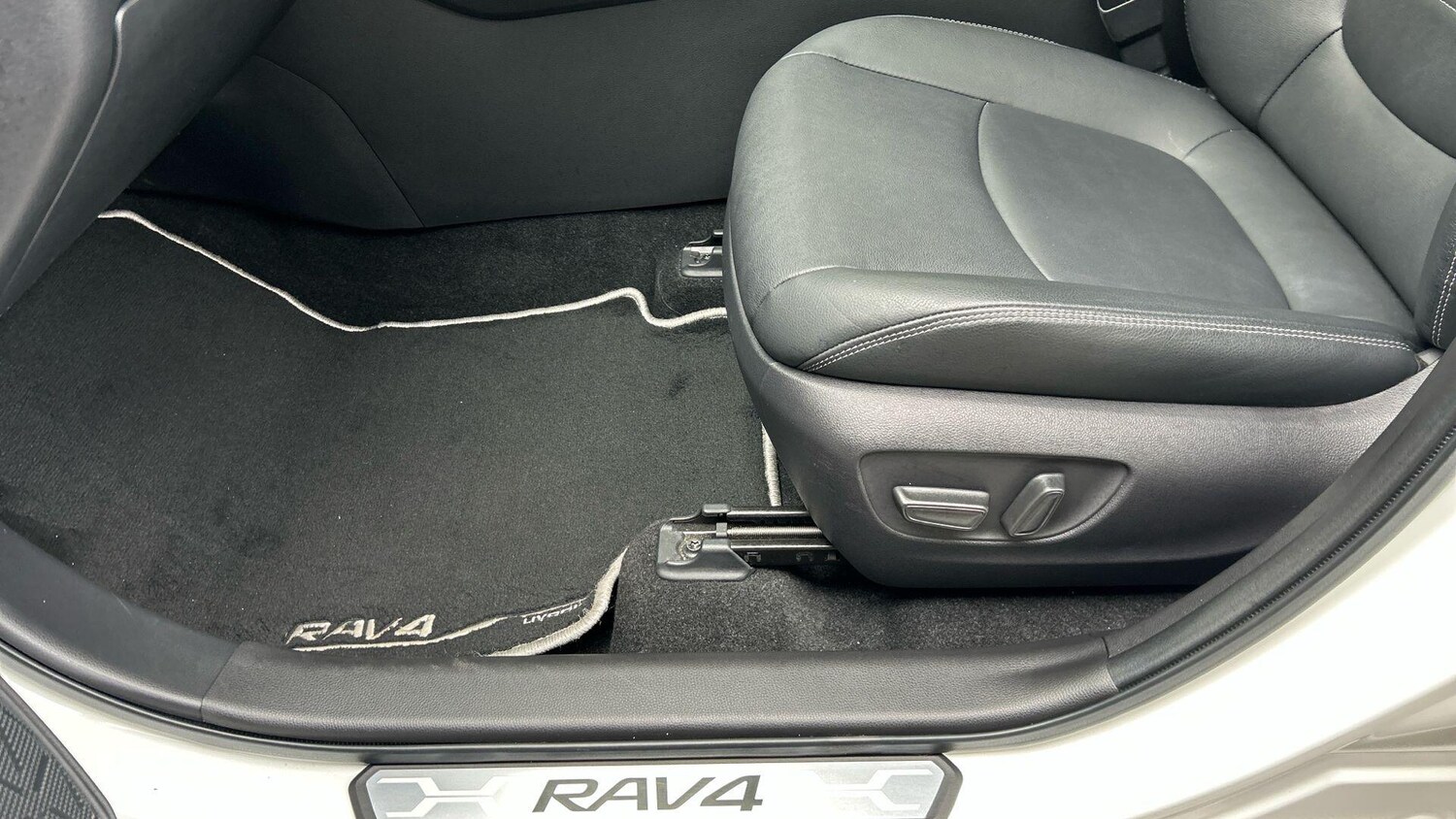 Used Toyota RAV4 2022 for sale - 77683526: Photo 43