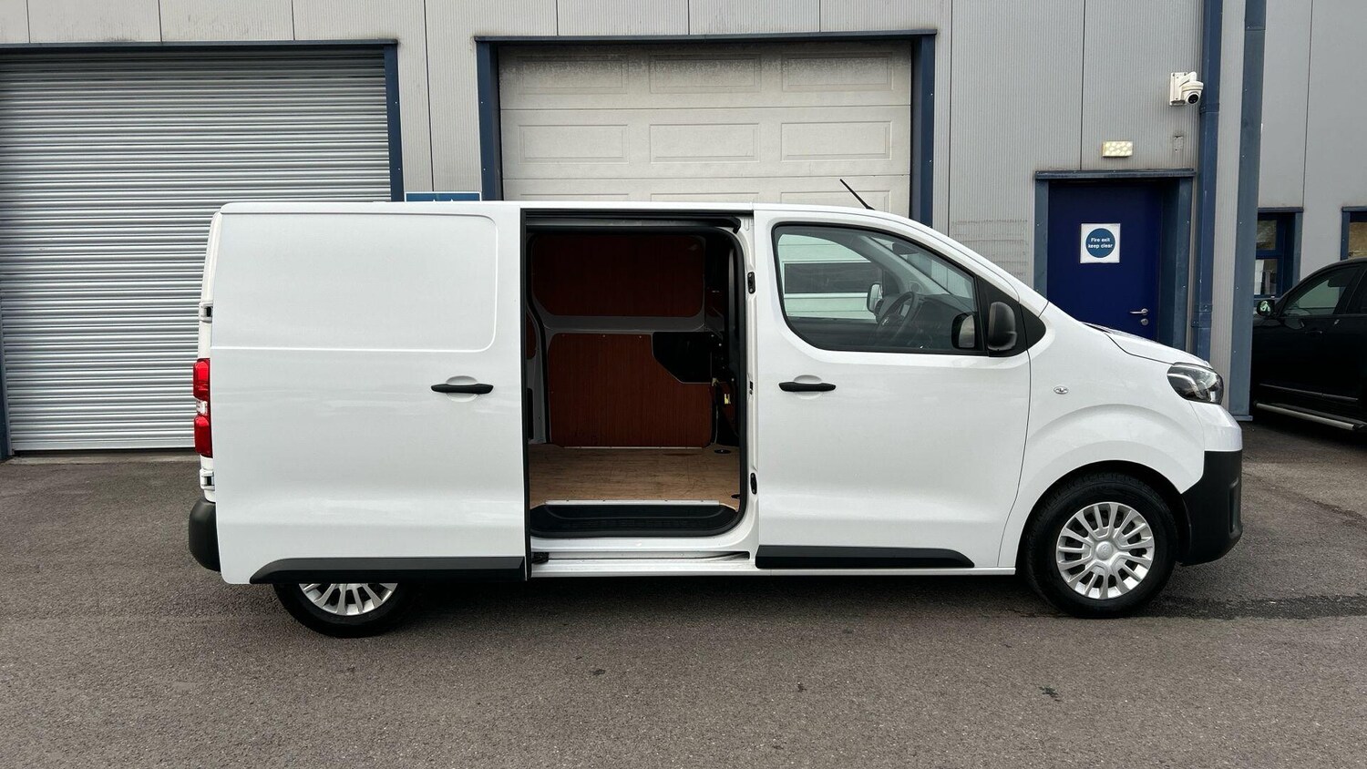 Used Toyota ProAce 2023 for sale - 76424329: Photo 44