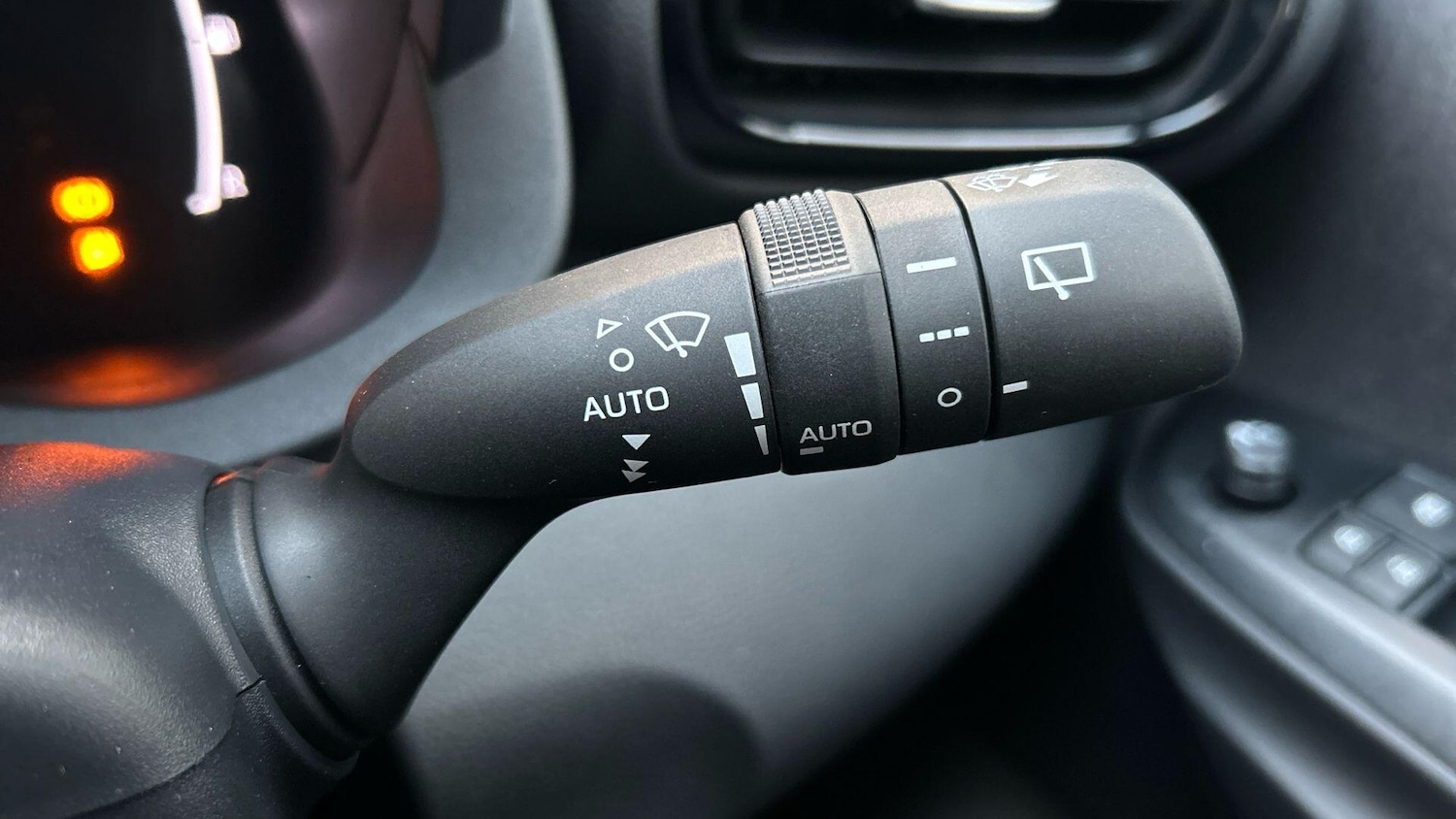 Used Toyota Yaris Cross 2025 for sale - 76913612: Photo 34