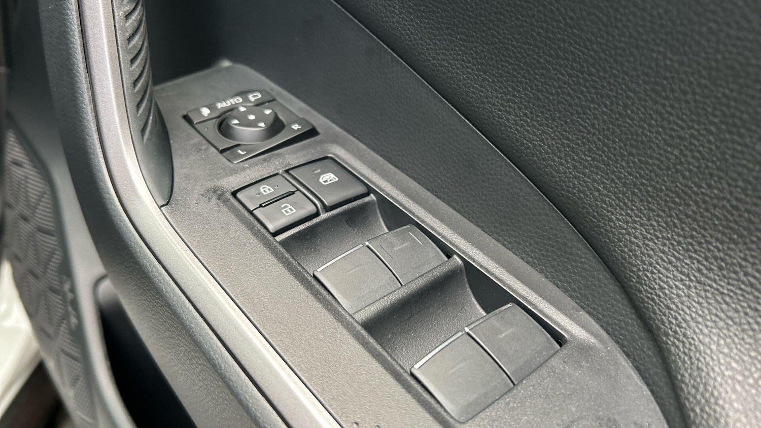 Used Toyota RAV4 2025 for sale - 76619841: Photo 40