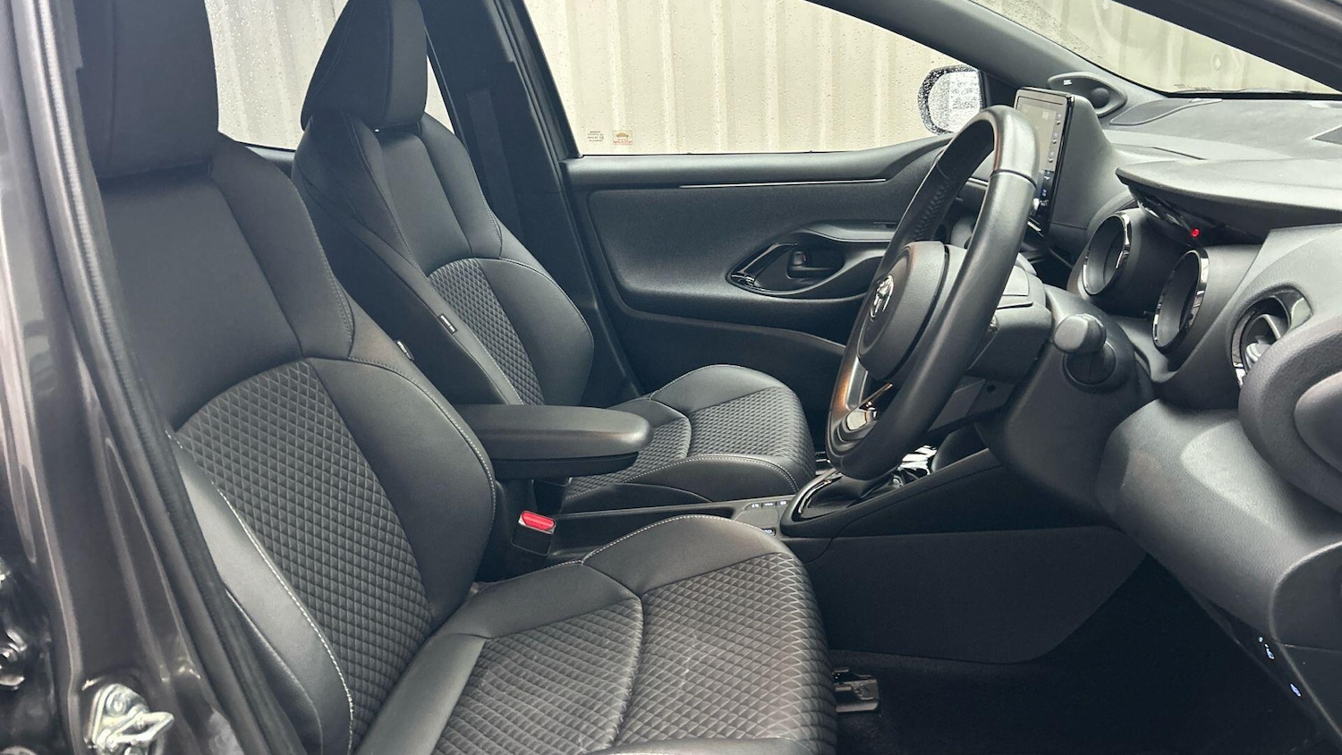 Used Toyota Yaris 2021 for sale - 77279732: Photo 15