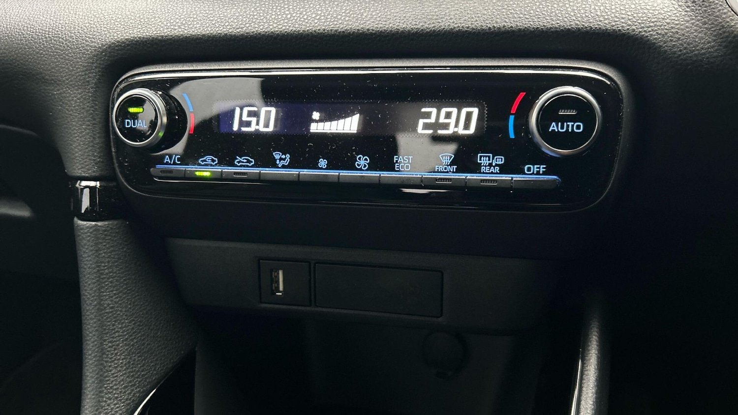 Used Toyota Yaris 2021 for sale - 77279732: Photo 30