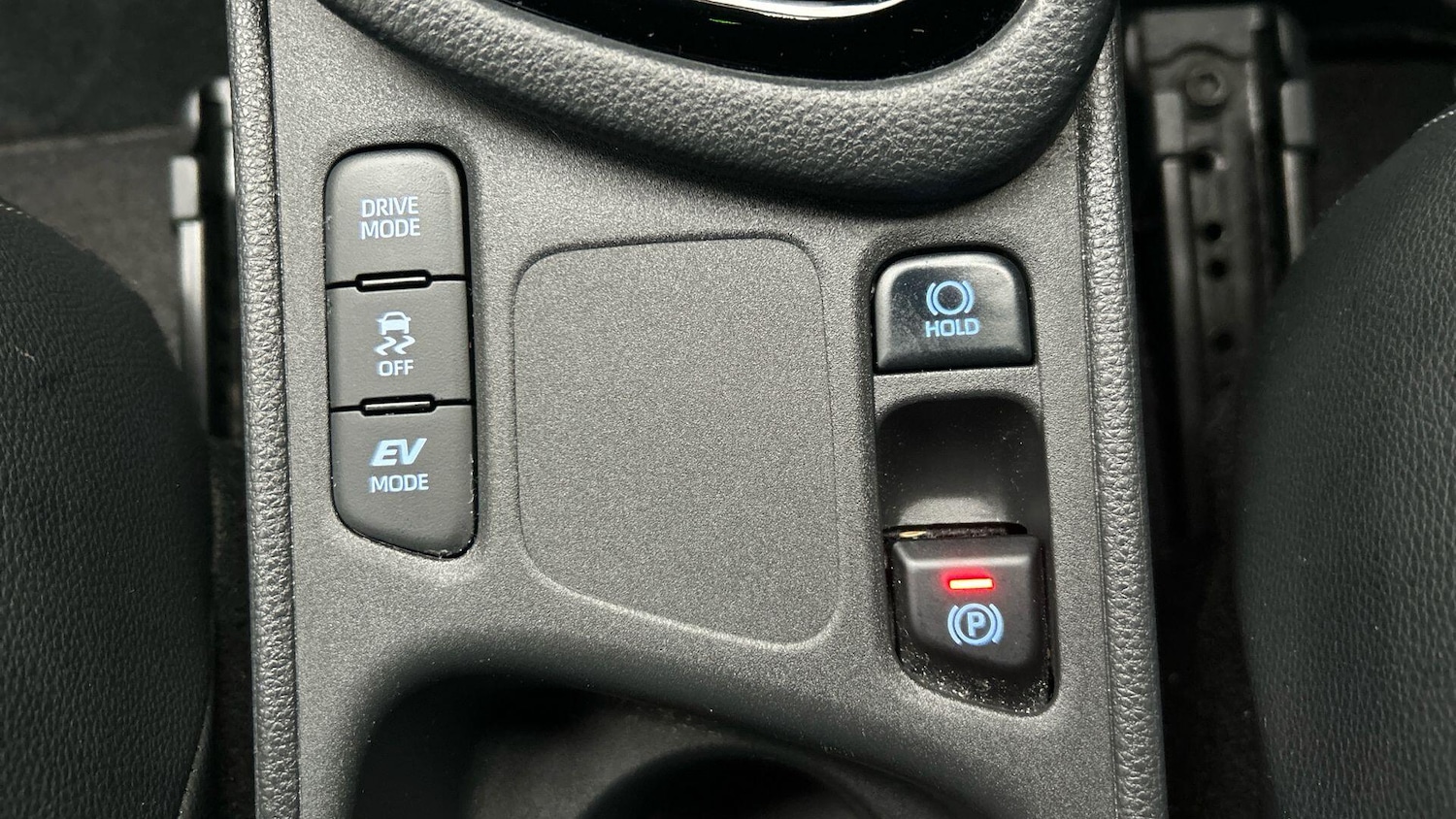 Used Toyota Yaris 2021 for sale - 77279732: Photo 34