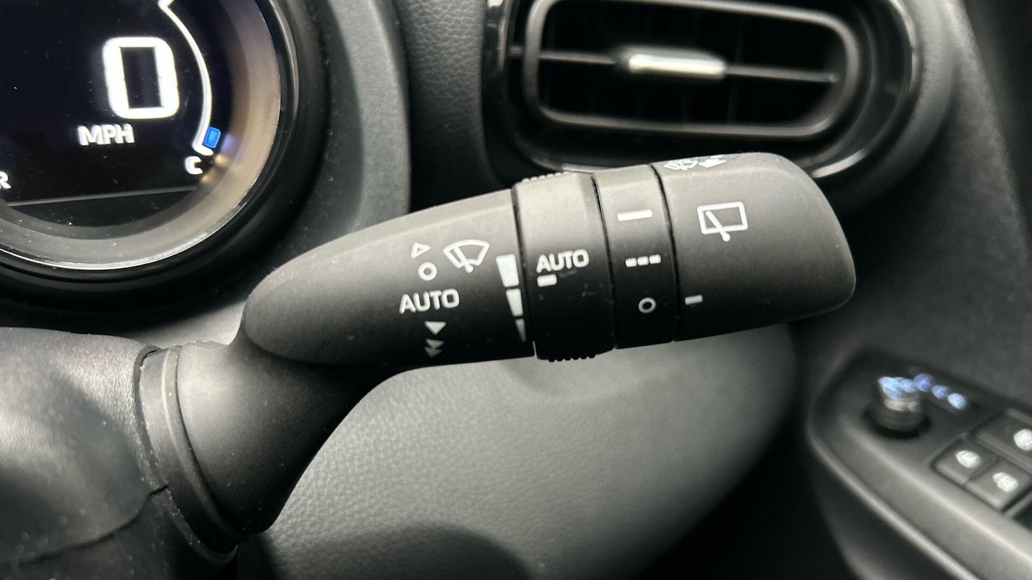 Used Toyota Yaris 2021 for sale - 77279732: Photo 37