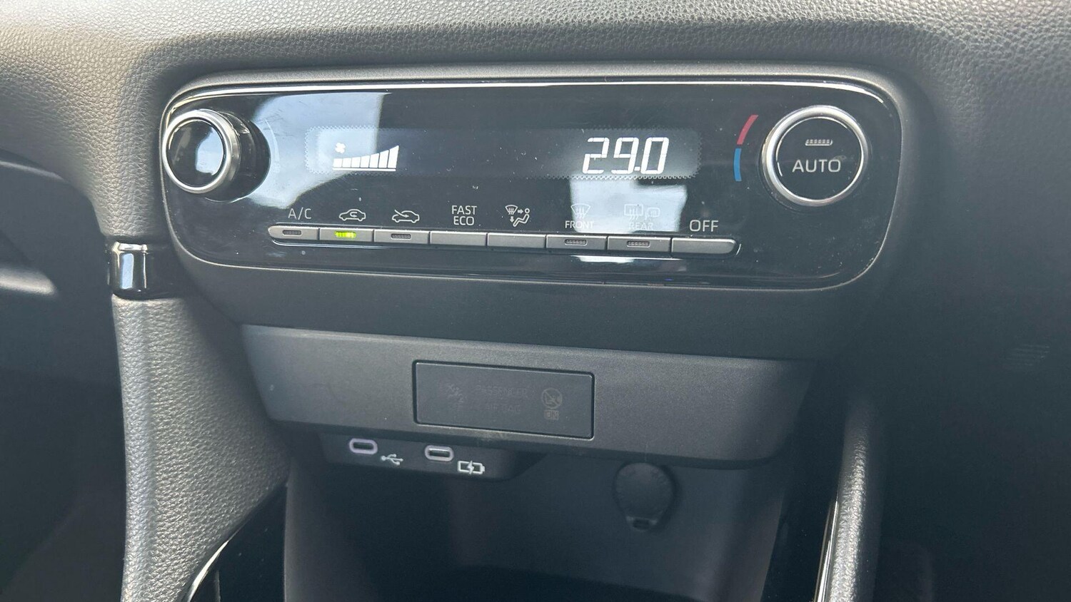 Used Toyota Yaris 2024 for sale - 77940167: Photo 30