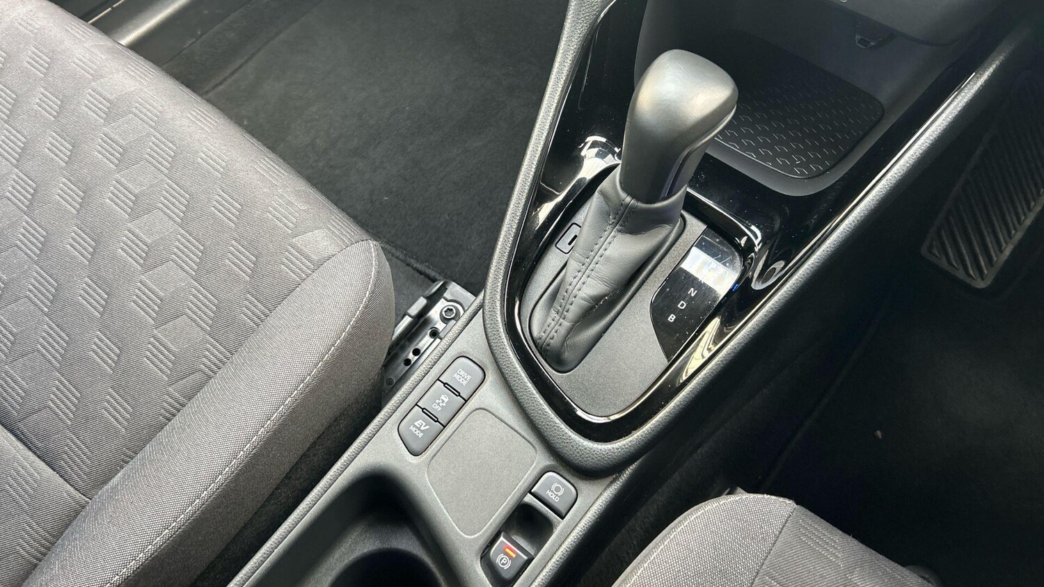 Used Toyota Yaris 2024 for sale - 77940167: Photo 31