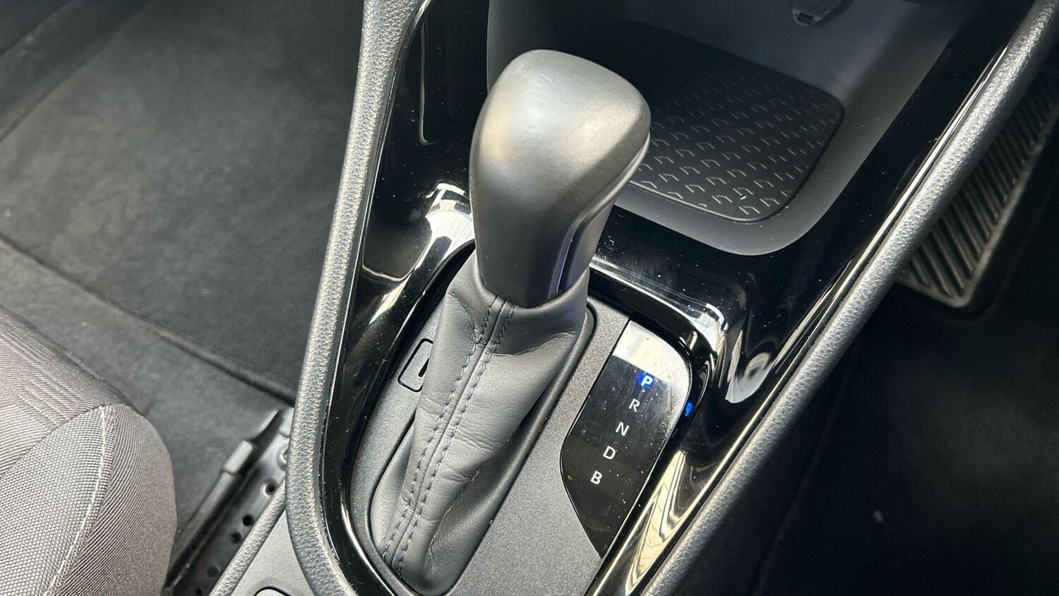 Used Toyota Yaris 2024 for sale - 77940167: Photo 32