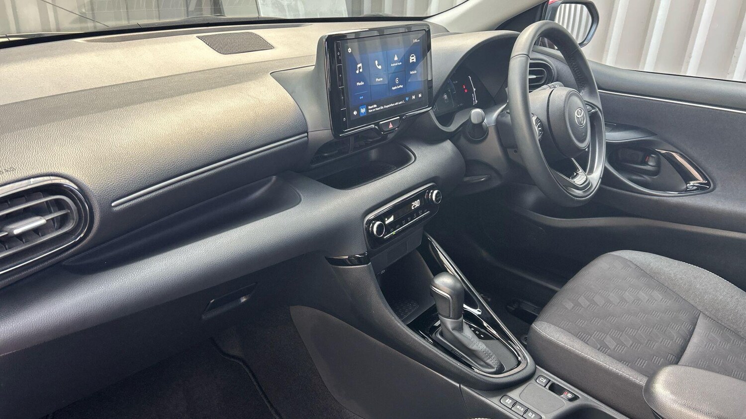 Used Toyota Yaris 2024 for sale - 77940167: Photo 39