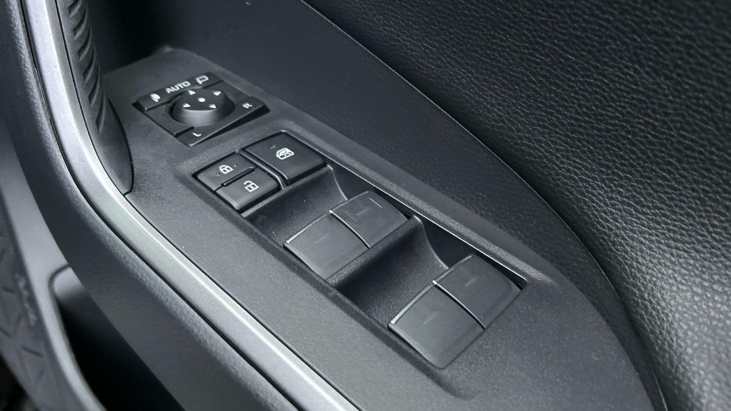 Used Toyota RAV4 2025 for sale - 76802280: Photo 41