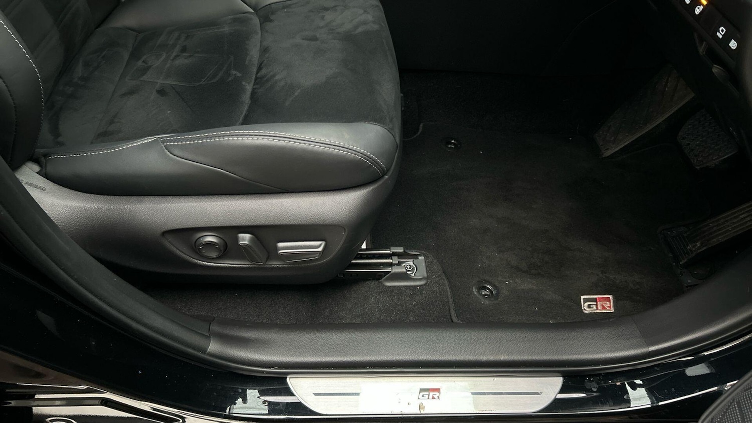 Used Toyota RAV4 2025 for sale - 76802280: Photo 45