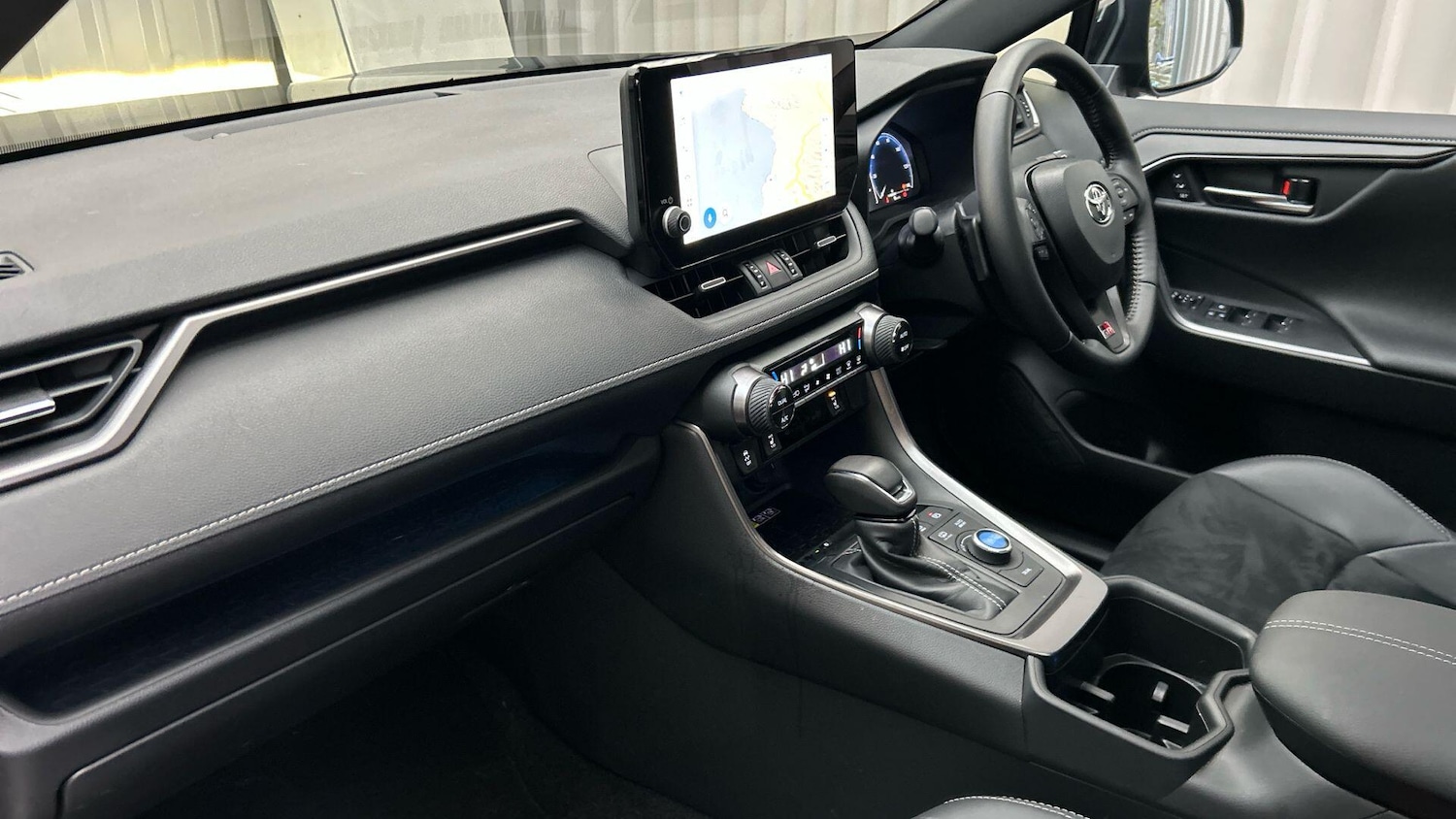 Used Toyota RAV4 2025 for sale - 76802280: Photo 46