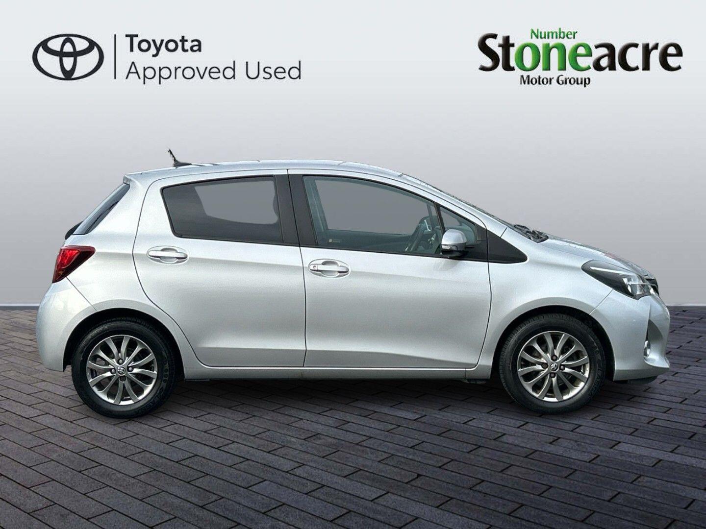 Used Toyota Yaris 2016 for sale - 77783799: Photo 2