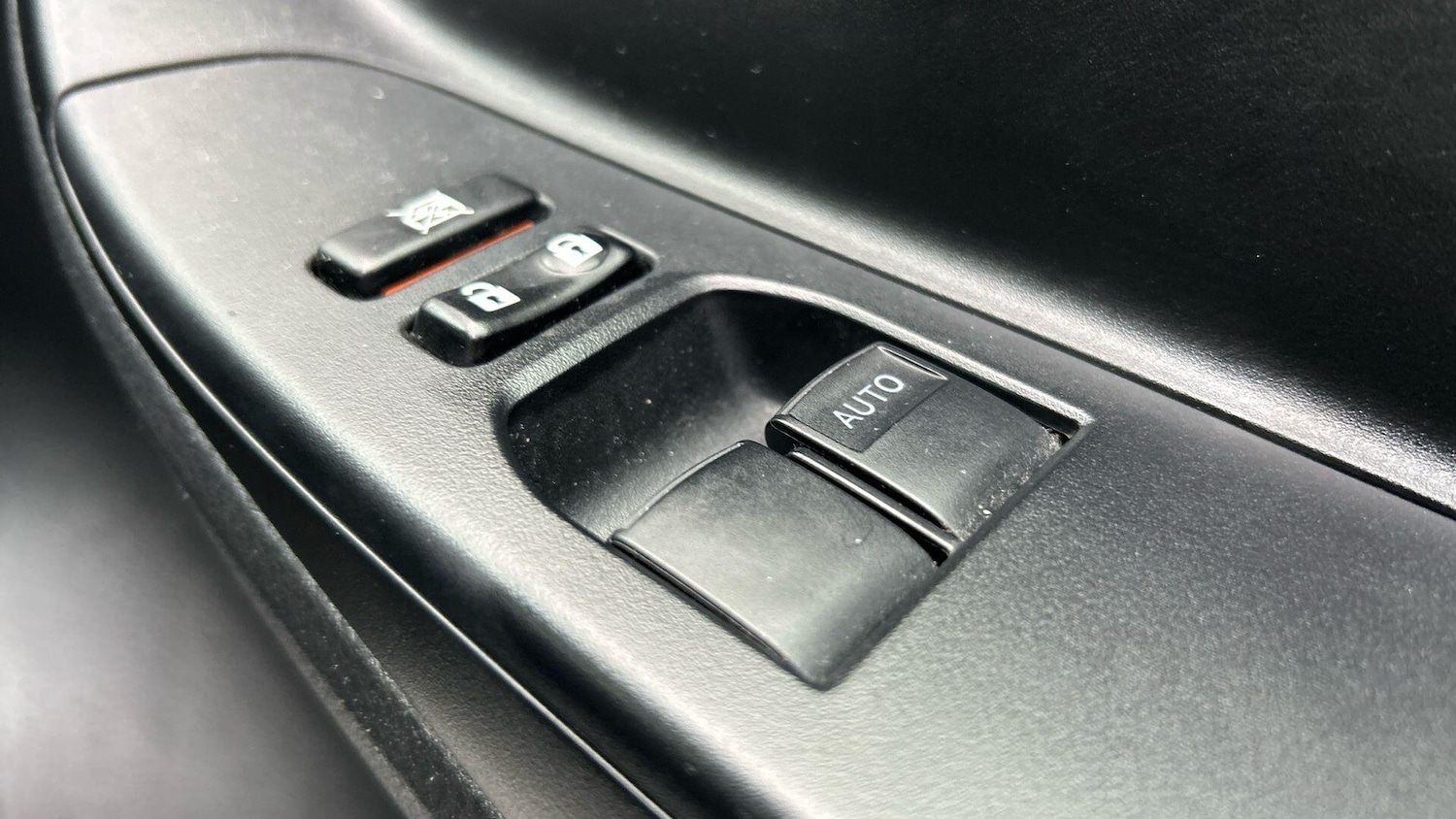 Used Toyota Yaris 2016 for sale - 77783799: Photo 35