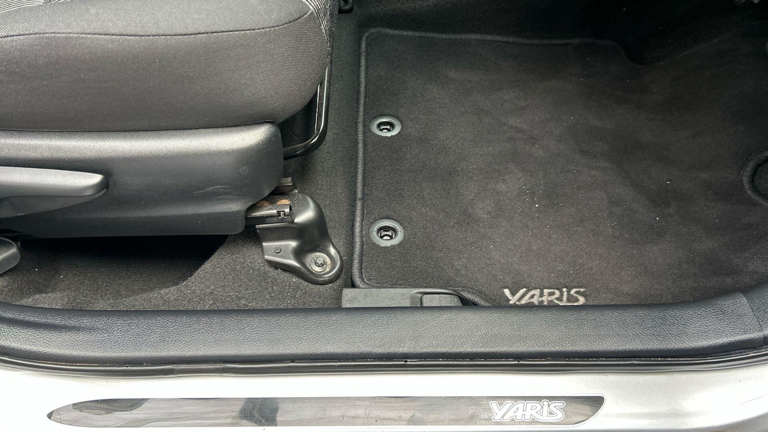 Used Toyota Yaris 2016 for sale - 77783799: Photo 37