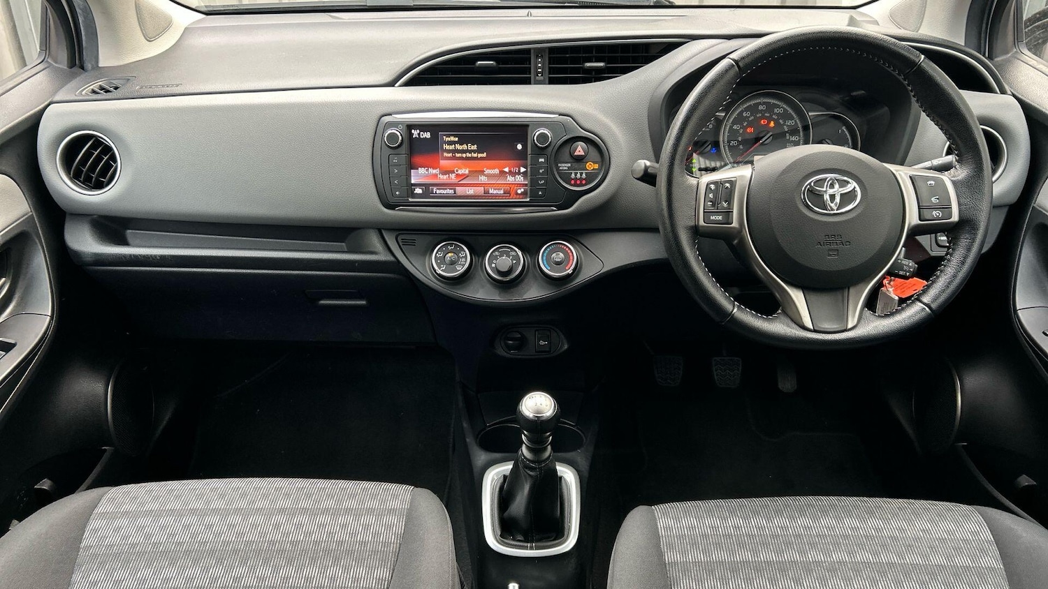 Used Toyota Yaris 2016 for sale - 77783799: Photo 9