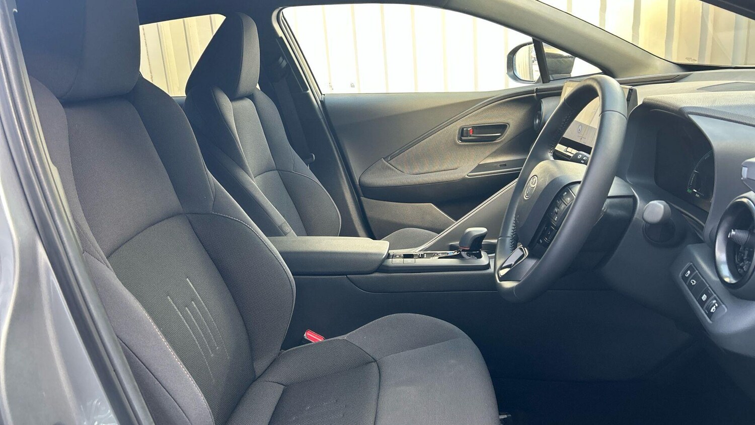 Used Toyota C-HR 2025 for sale - 77753853: Photo 15